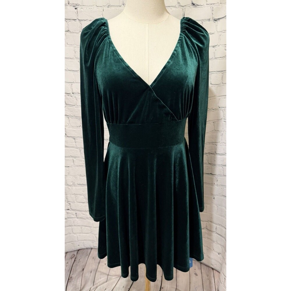 NWT Cupshe dark green velvet long-sleeve wrap-style flare dress V-neckline M